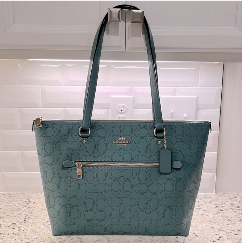 Coach Signature Gallery Leather Tote Bag NWOT - Picture 17 of 17
